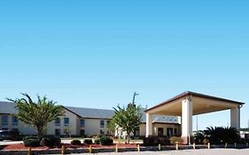 Columbia Inn & Suites